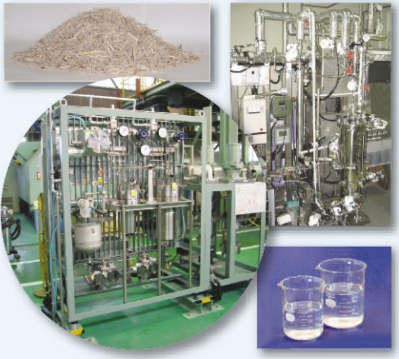 Phong thi nghiem hoac nha may nho dang san xuat ethanol tu sinh khoi, voi cac be len men va thiet bi chung cat